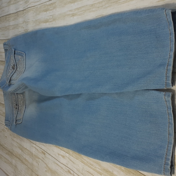 One5One Mid-Rise Button Back Pockets Light Blue Jeans Size 8 - Picture 9 of 16